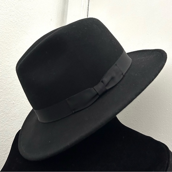 Accessories - Women’s Black 100% Wool Hat with Matching Black Grosgrain Ribbon Band, Size Lg